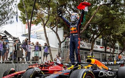 Perez vince, Sainz 2°. Errore Ferrari, Leclerc 4°