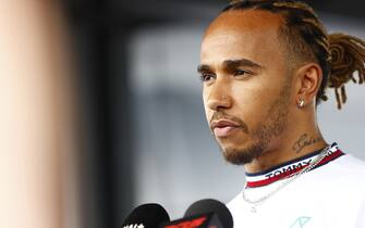 CIRCUIT GILLES-VILLENEUVE, CANADA - JUNE 17: Sir Lewis Hamilton, Mercedes-AMG during the Canadian GP at Circuit Gilles-Villeneuve on Friday June 17, 2022 in Montreal, Canada. (Photo by Andy Hone / LAT Images)