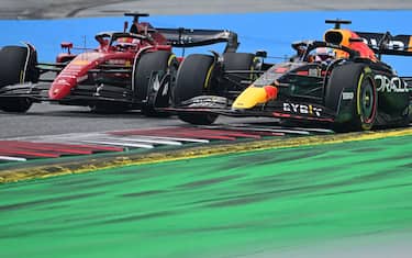 I tre sorpassi di Leclerc su Verstappen. VIDEO