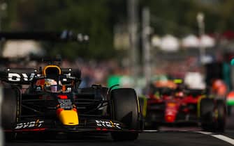 HUNGARORING, HUNGARY - JULY 29: Max Verstappen, Red Bull Racing RB18 during the Hungarian GP at Hungaroring on Friday July 29, 2022 in Budapest, Hungary. (Photo by Glenn Dunbar / LAT Images)