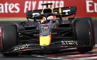 epa10098645 Dutch Formula One driver Max Verstappen of Red Bull Racing in action during the qualification session of the Formula One Grand Prix of Hungary at the Hungaroring circuit in Mogyorod, near Budapest, Hungary, 30 July 2022. The Formula One Grand Prix of Hungary will take place on 31 July 2022.  EPA/CHRISTIAN BRUNA