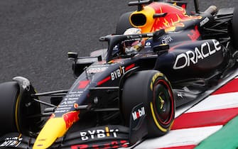 SUZUKA, JAPAN - OCTOBER 08: Max Verstappen, Red Bull Racing RB18 during the Japanese GP at Suzuka on Saturday October 08, 2022 in Suzuka, Japan. (Photo by Steven Tee / LAT Images)