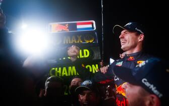 VERSTAPPEN Max (ned), Red Bull Racing RB18, portrait celebrating his second world champion title during the Formula 1 Honda Japanese Grand Prix 2022, 18th round of the 2022 FIA Formula One World Championship from October 7 to 9, 2022 on the Suzuka International Racing Course, in Suzuka, Mie Prefecture, Japan - Photo: Antonin Vincent / Dppi/DPPI/LiveMedia