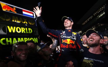 10/9/2022 - Max Verstappen, Red Bull Racing, 1st position, celebrates World Championship victory with the Red Bull team during the Formula 1 Japanese Grand Prix in Suzuka, Japan. (Photo by Zak Mauger/Motorsport Images/Sipa USA) France OUT, UK OUT