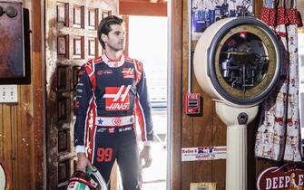 CIRCUIT OF THE AMERICAS, UNITED STATES OF AMERICA - OCTOBER 19: Special Austin livery overalls shoot at Broken Spoke, Austin
Antonio Giovinazzi, Haas F1 Team during the United States GP at Circuit of the Americas on Wednesday October 19, 2022 in Austin, United States of America. (Photo by Andy Hone / LAT Images)