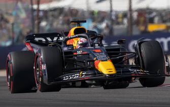 epa10259544 Dutch Formula One driver Max Verstappen of Red Bull Racing in action during FP3 of the Formula One Grand Prix of the US at the Circuit of The Americas in Austin, Texas, USA, 22 October 2022. The Formula One Grand Prix of the USA takes place on 23 October 2022.  EPA/SHAWN THEW