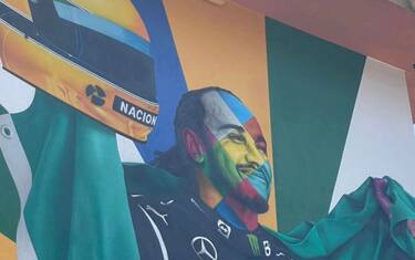 Il murale e tra la gente, Hamilton il brasiliano