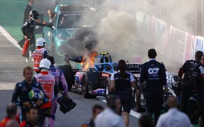 Ocon, fiamme sulla sua Alpine. FOTO e VIDEO