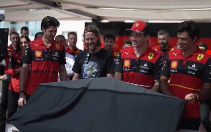 Ferrari, festa per Vettel: lui saluta in italiano