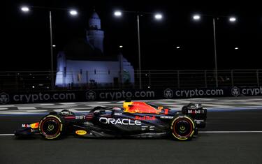 Verstappen domina le libere. Leclerc 9°, Sainz 10°