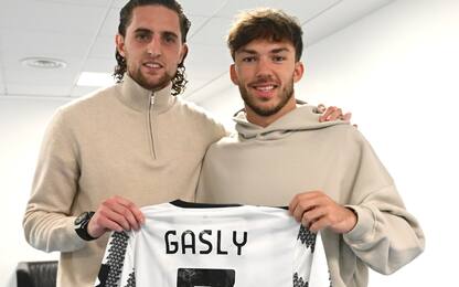 Gasly ospite della Juve: maglia e foto con Rabiot