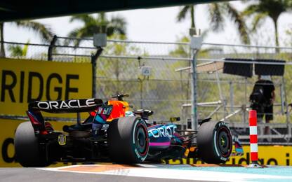 Miami, FP2 a Verstappen. Sainz 2° e Leclerc 3°