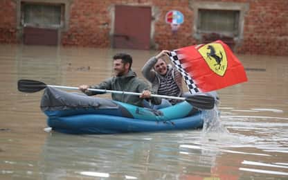 In canoa e la bandiera Ferrari: "Ci rialzeremo"