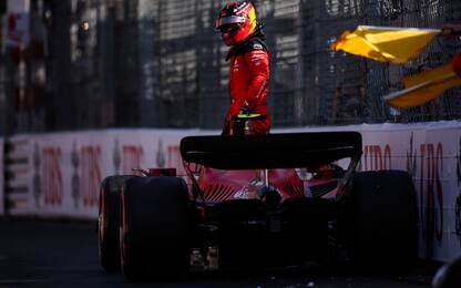 Botto Ferrari: Sainz finisce nel muro alle Piscine
