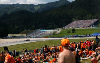 Fans watching VERSTAPPEN Max (ned), Red Bull Racing RB19, during the 2023 Formula 1 Rolex Grosser Preis von Osterreich, 2023 Austrian Grand Prix, 9th round of the 2023 Formula One World Championship from June 30 to July 2, 2023 on the Red Bull Ring, in Spielberg, Austria
