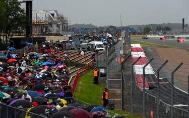 GP Silverstone, le pole position con la pioggia