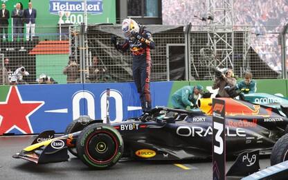 Verstappen vince a casa sua, Alonso 2°. Sainz 5°
