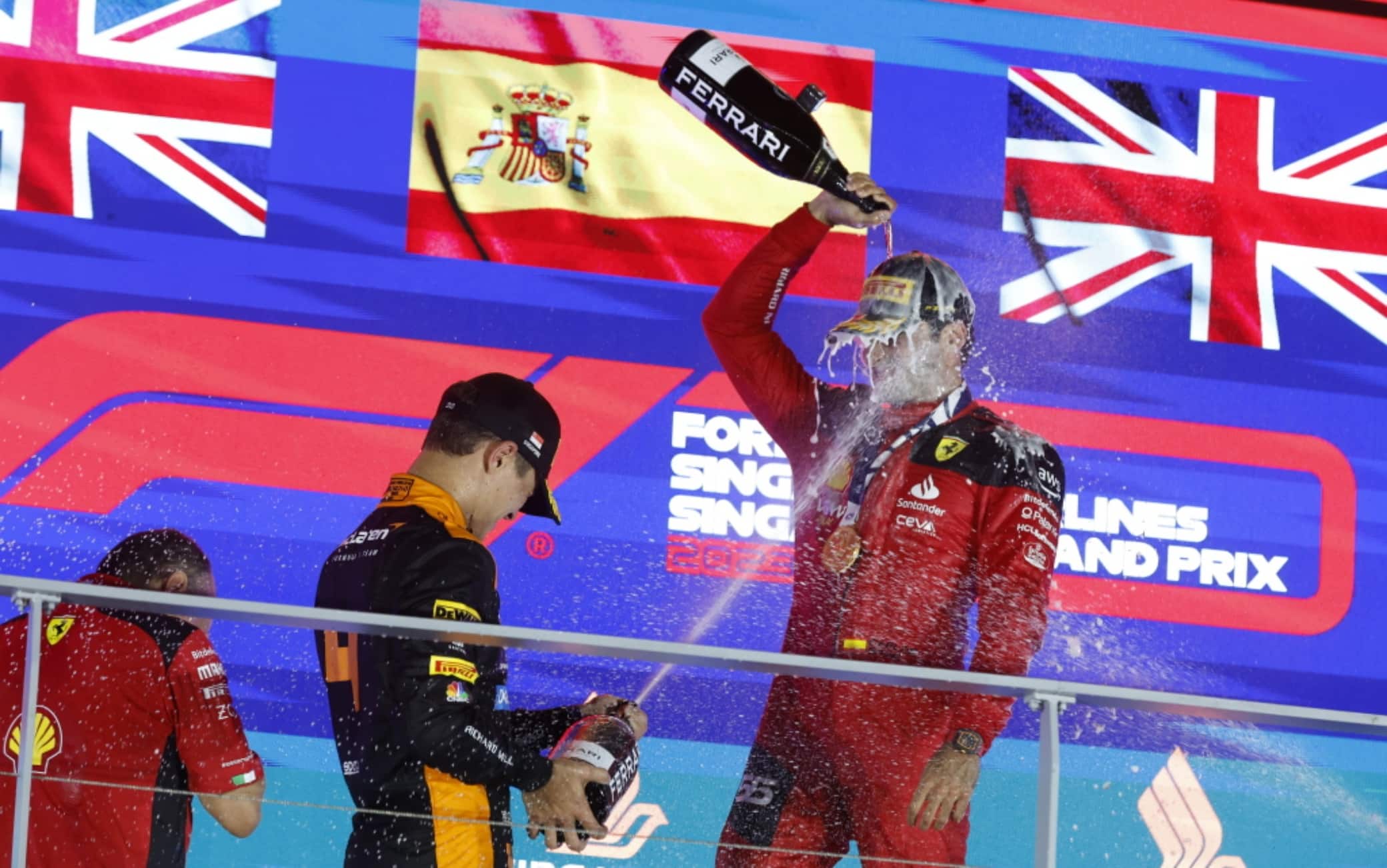Carlos Sainz e Lando Norris sul podio a Singapore 2023