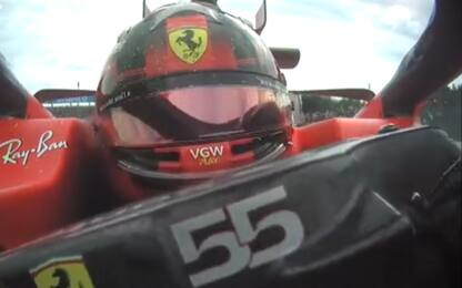 Sainz, vernice sul casco: "colpa" della McLaren