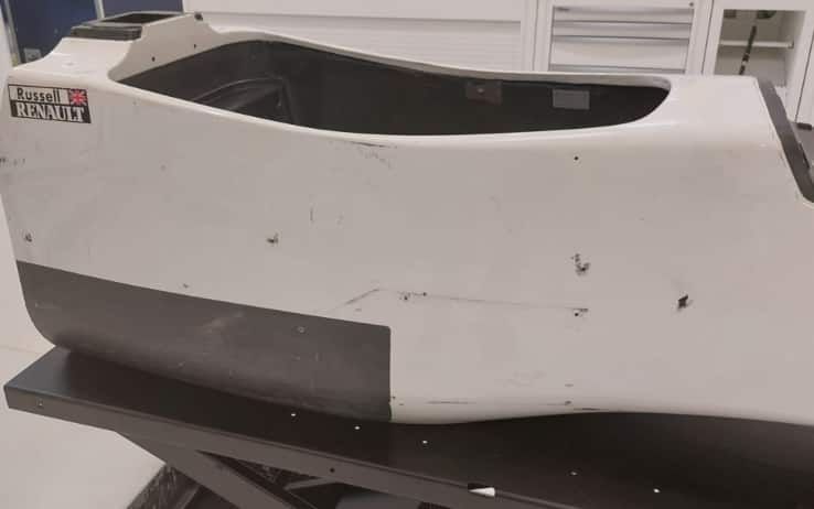 Un pezzo di telaio probabilmente appartenente a George Russell che ha corso in Formula Renault nel 2014, recuperato nella fabbrica Tatuus di Lainate