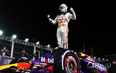 Verstappen sbanca Las Vegas, Leclerc super 2°