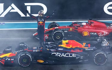 Verstappen vince anche ad Abu Dhabi, Leclerc 2°