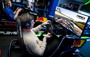 Verstappen, passione gaming: che sfide con Norris