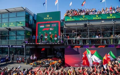 Trionfo Ferrari, festa Italia: l'Inno a Melbourne