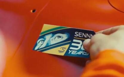 Imola, l'adesivo sulla Ferrari per ricordare Senna