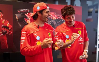 La sfida delle "palline" tra Leclerc e Sainz
