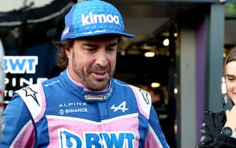 MELBOURNE GRAND PRIX CIRCUIT, AUSTRALIA - APRIL 07: Fernando Alonso, Alpine F1 Team at Melbourne Grand Prix Circuit on Thursday April 07, 2022 in Melbourne, Australia. (Photo by Mark Horsburgh / LAT Images)