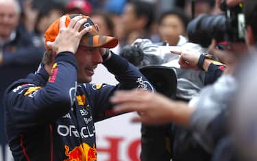 SUZUKA, JAPAN - OCTOBER 09: Max Verstappen, Red Bull Racing, 1st position, celebrates in Parc Ferme during the Japanese GP at Suzuka on Sunday October 09, 2022 in Suzuka, Japan. (Photo by Sam Bloxham / LAT Images)