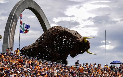 La "marea arancione", i tifosi al GP d'Austria