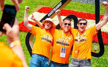 La "marea arancione", i tifosi al GP d'Austria