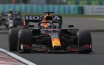 HUNGARORING, HUNGARY - AUGUST 01: Max Verstappen, Red Bull Racing RB16B during the Hungarian GP at Hungaroring on Sunday August 01, 2021 in Budapest, Hungary. (Photo by Zak Mauger / LAT Images)