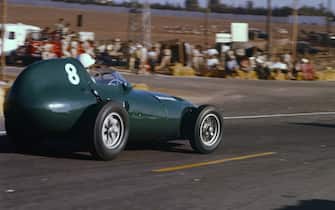 Ain-Diab, Casablanca, Morocco. 17th - 19th October 1958.
Stirling Moss (Vanwall VW5) 1st position, action.
World Copyright: LAT Photographic.
Ref: 3 - 0123.