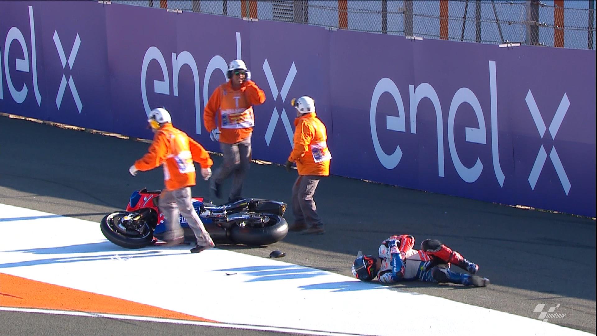 MotoGP, GP Valencia 2019 caduta di Bagnaia nelle Libere 3. VIDEO