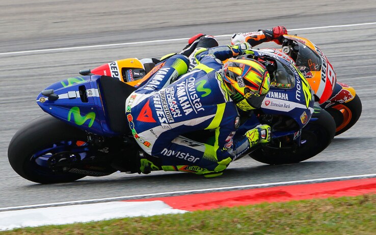 GP Malesia 2015, il duello tra Rossi e Marquez: un contatto portò poi alla penalità nel GP finale a Valencia
