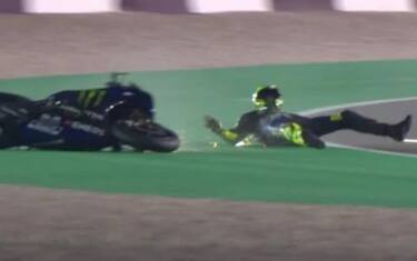 Rossi, caduta senza conseguenze: chiude 12°. VIDEO