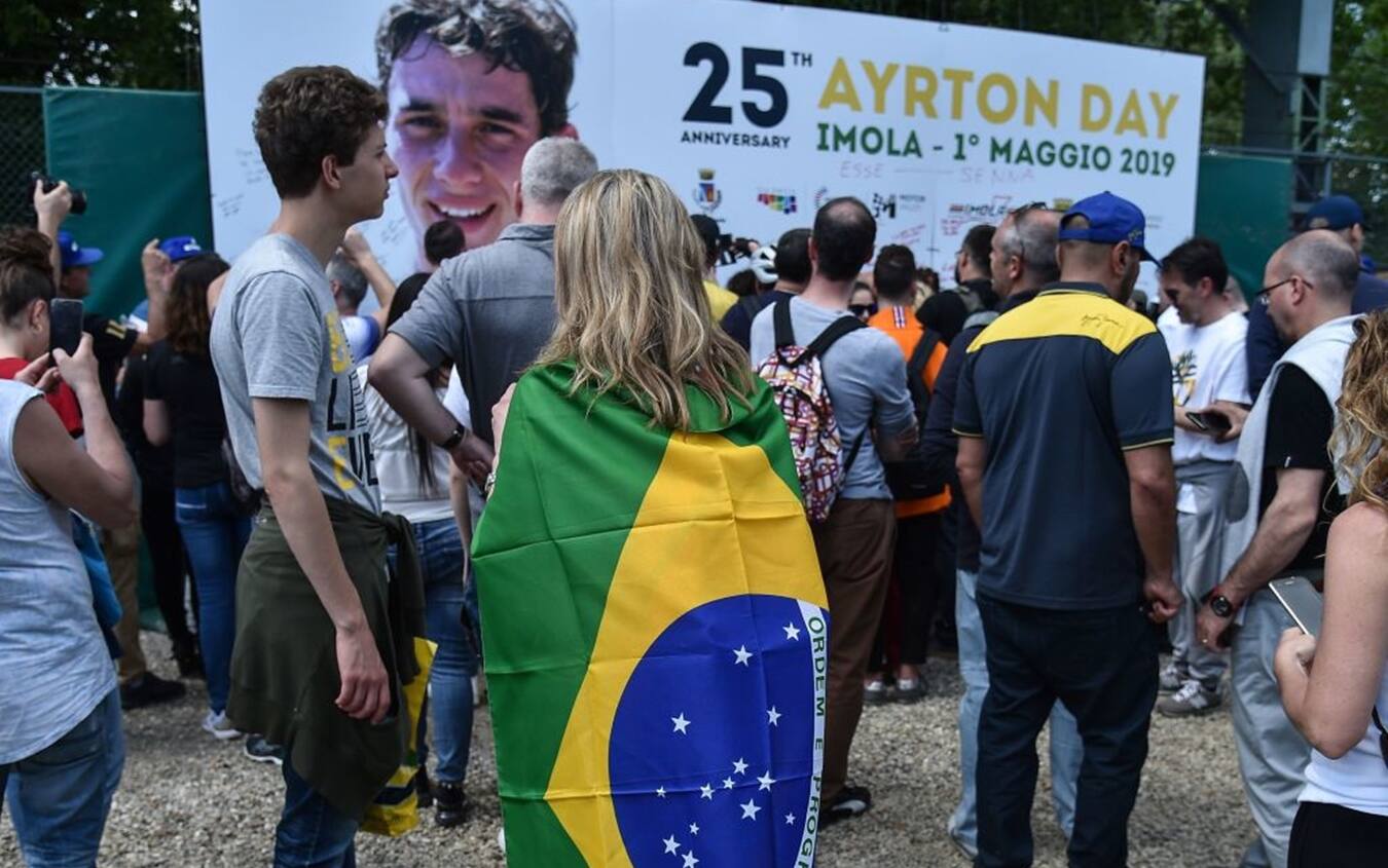 Tifosi di Ayrton Senna nel 25° anniversario della sua morte