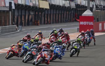 VALENCIA, SPAIN - NOVEMBER 17: Start of the MotoGP Grand Prix Motul de la Comunitat Valenciana on November 17, 2019 in Valencia, Spain. (Photo by Pablo Morano/MB Media/Getty Images)