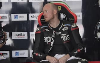 KUALA LUMPUR, MALAYSIA - FEBRUARY 09: Bradley Smith of Great Britain and Aprilia Racing Team Team test rider (R) speaks in box with Pietro Caprara of Italy during the MotoGP Pre-Season Tests at Sepang Circuit on February 09, 2020 in Kuala Lumpur, Malaysia. (Photo by Mirco Lazzari gp/Getty Images)