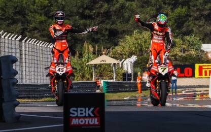 SBK, doppietta Ducati: Davies vince e saluta