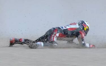 Nakagami, che harakiri: caduta al 1° giro. VIDEO