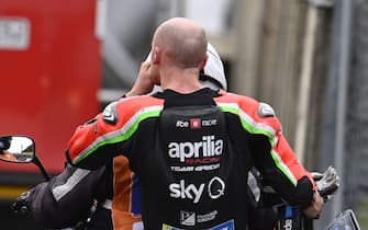 LE MANS CIRCUIT BUGATTI, FRANCE - OCTOBER 09: Bradley Smith, Aprilia Racing Team Gresini, after crash during the French GP at Le Mans Circuit Bugatti on October 09, 2020 in Le Mans Circuit Bugatti, France. (Photo by Gold and Goose / LAT Images)