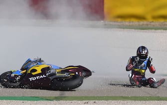 ALCANIZ, SPAIN - OCTOBER 17: Sam Lowes of Great Britain and EG 0,0 Marc VDS crashed out during the qualifying for the MotoGP of Aragon at Motorland Aragon Circuit on October 17, 2020 in Alcaniz, Spain. (Photo by Mirco Lazzari gp/Getty Images)