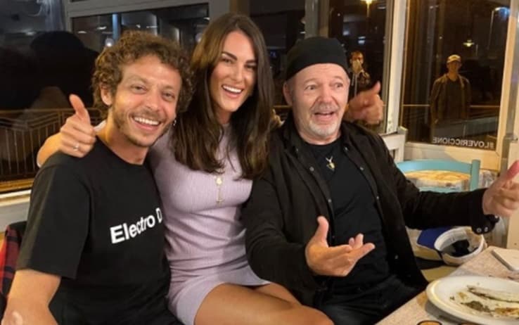 Valentino Rossi Turns 42 Social Greetings From Girlfriend Francesca To Vasco Photo Sky Sport Newsylist Com
