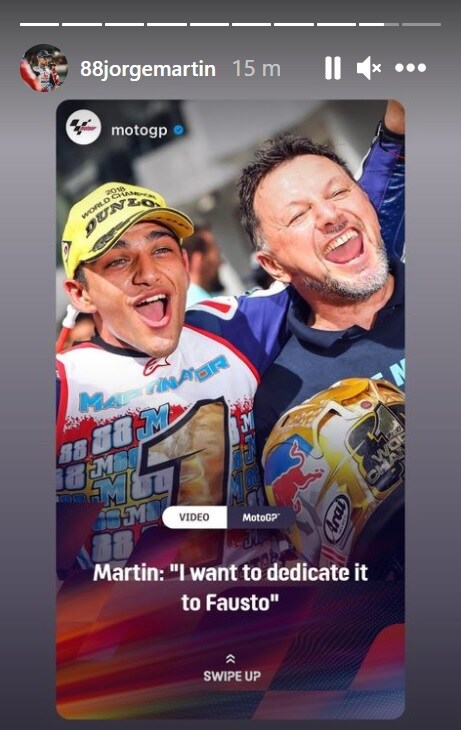 La story pubblicata dall'account della MotoGP e rilanciata da Martin: lo spagnolo esulta con Gresini dopo la conquista del Mondiale Moto3 nel 2018