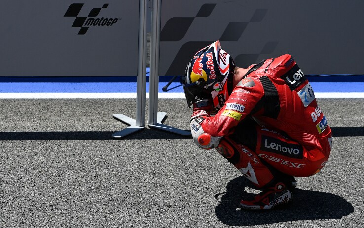 Jack Miller si commuove al parco chiuso dopo la vittoria a Jerez