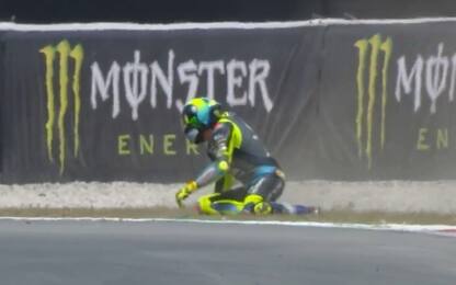 GP Catalunya, Rossi cade in qualifica. VIDEO